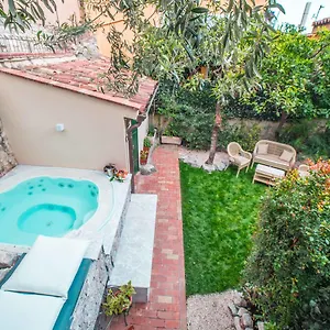 https://villa-al-duomo-apartment.taorminaitalyhotels.com